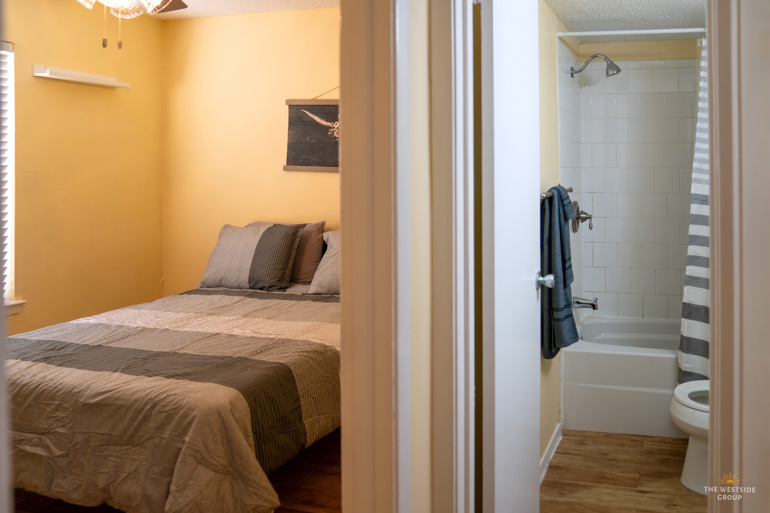 bedroom-connecting-to-bathroom