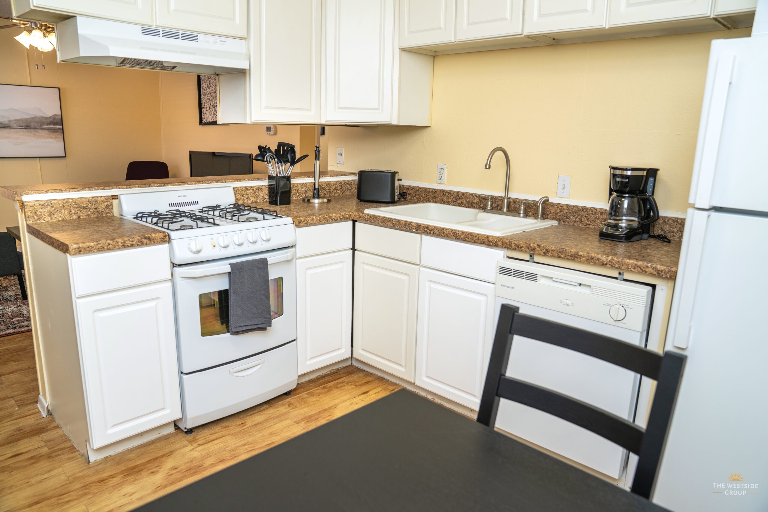 2-bedroom-kitchen-area