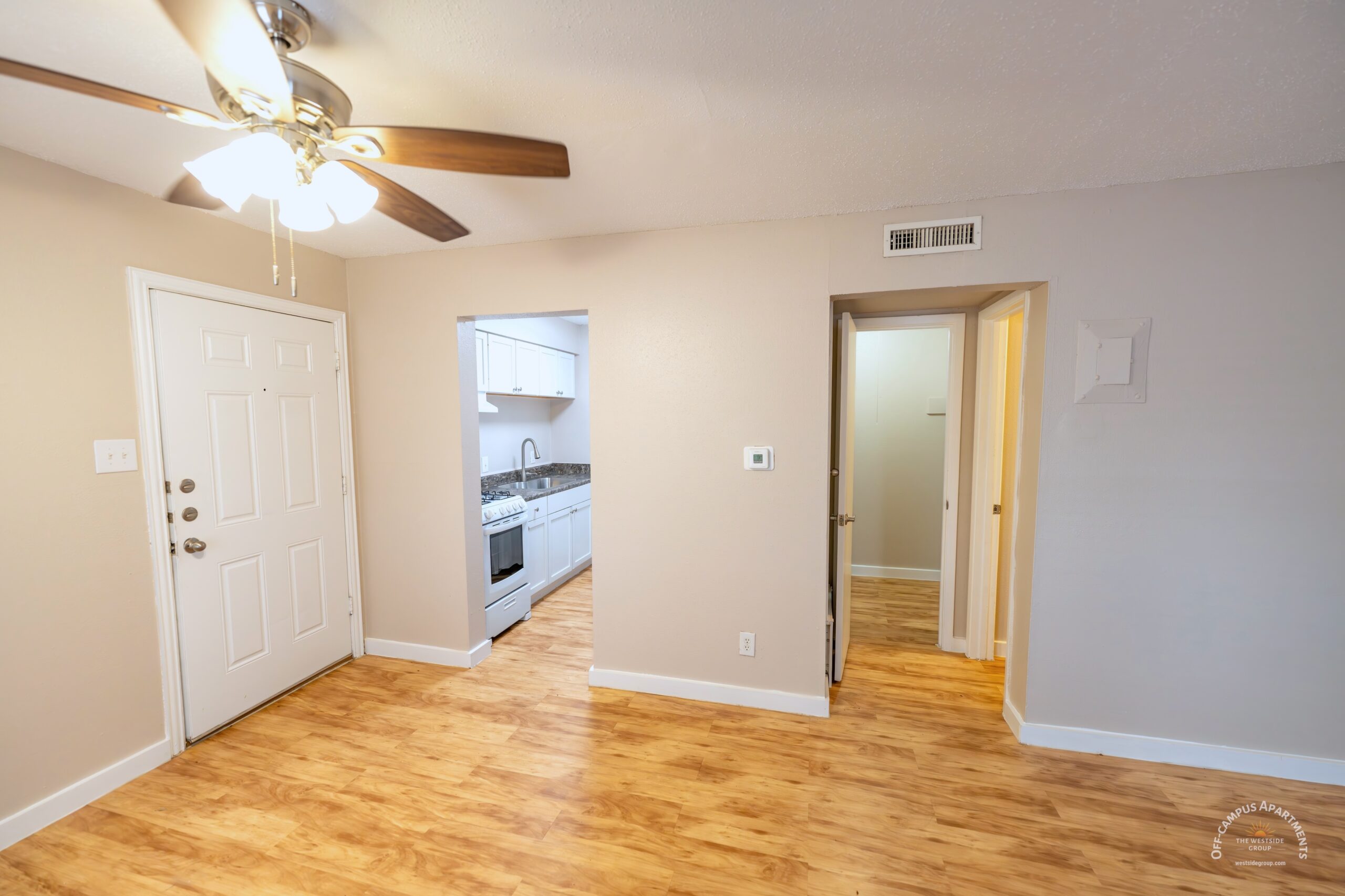 facing-kitchen-and-closet