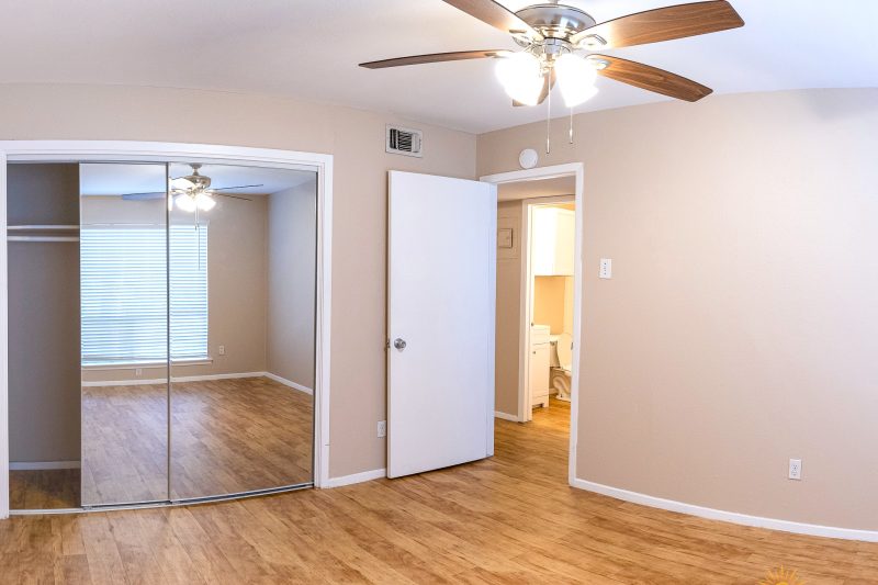 sliding-door-full-mirror