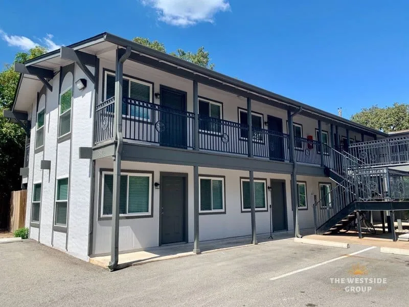 studio apartments clarksville austin